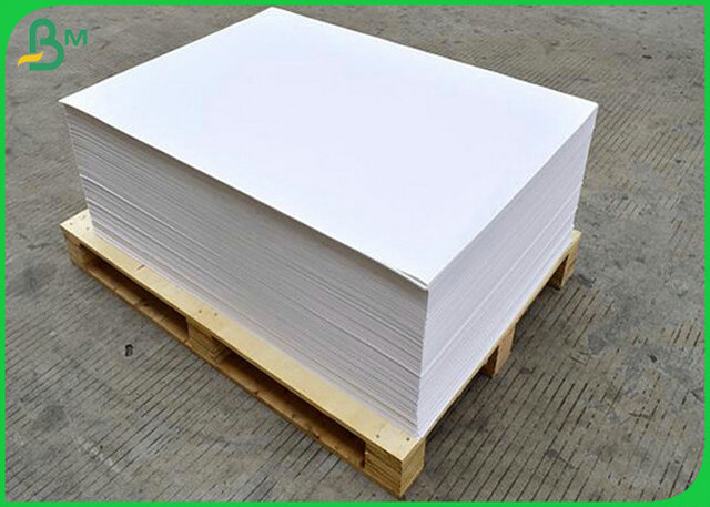 Umweltfreundliches weißes Kraftpapier 70gsm 80gsm 90gsm für die Papiertüte-Herstellung
