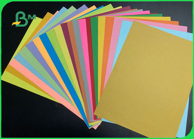 glattes buntes Oberflächenblatt 180gsm 210gsm Pappfür die Herstellung von DIY-Geschenk