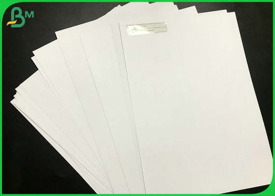 Sondergröße geben unbeschichtete weiße Woodfree Papier-Probe Woodfree-Papier-70g 80g frei
