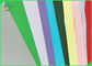 500MM * 700MM Blau-Rot grüner Bristol Paper Board For Decoration 220GSM 250GSM