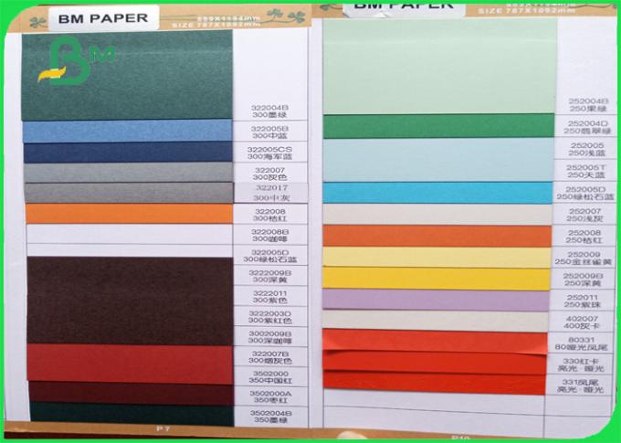 70gsm - 250gsm machen Oberflächengrünes/Blau/Rot farbiges Offsetpapier für den Druck glatt