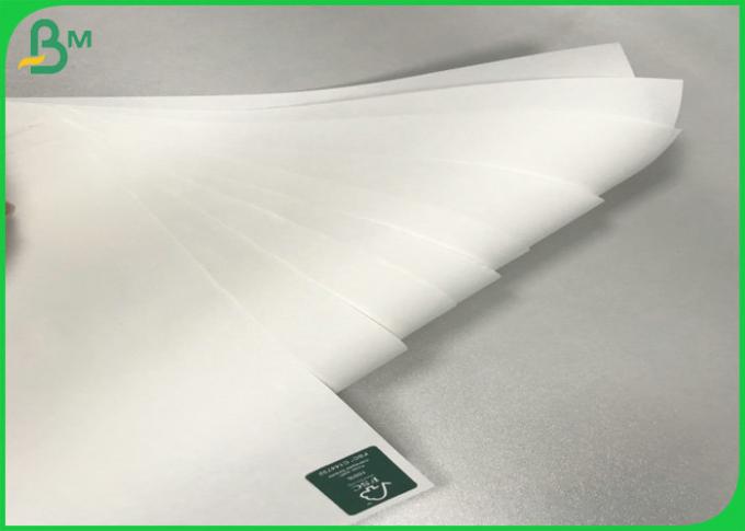 Ordnen Sie AA FSC zugelassenes 40gsm - weißes Kraftpapier des Sack-70gsm in den Spulen für Taschen