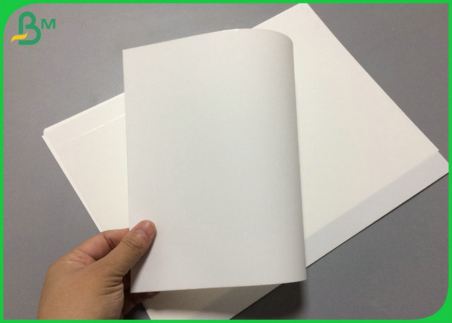 Wasserdichtes weißes Farbe-100um HAUSTIER synthetisches Papier mit Paket der Größen-A4