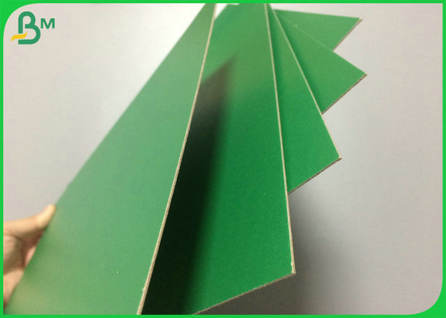 1.4mm 1.6mm Stärke-grüner lackierter Karton mit einem Seitenlaminat glatt