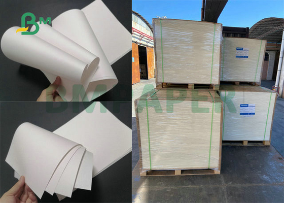 24 x 35 Zoll recycelte weiße Kraftpapierrolle in Lebensmittelqualität für Luftpapierbecher 120 g/m² 140 g/m²