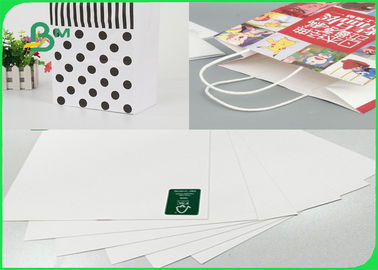 Breite 748mm × 528mm hohes weißes Spitzenzwischenlagenpapier Steifheit 250gsm für das Verpacken