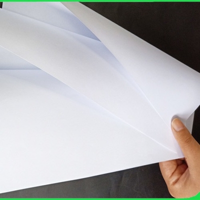 Dicke 60gm - 120gm Hohe Weißfarbe104% Offsetpapier für Schulbücher