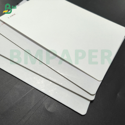 Ultra-Steifigkeit 2,0 mm Schwarze Farbe Weiße Farbe Laminatplatte mit Graubett