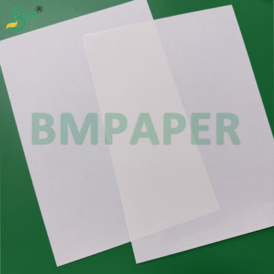 65 g/m² ungestrichene, cremefarbene Papierbögen für den Buchdruck 787 x 500 mm