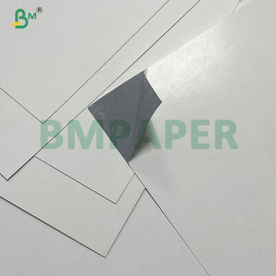 310 g/m² glattes, knickfestes Cardstock mit schwarzem Kern für den Druck von Spielkarten