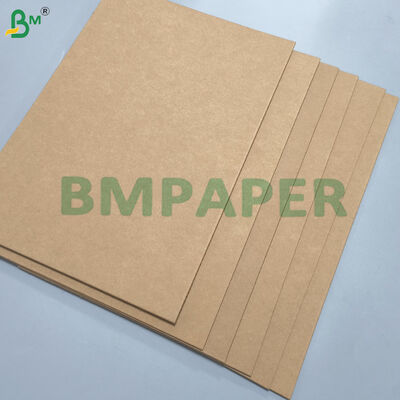 Hervorragende strukturelle Integrität. Vollständig kraftpapierbasiertes, doppelt gefüttertes Basispapier mit einer Stärke von 1500 Mikrometern