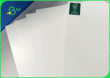 Breite 700 × 1000 mm Gute Glatzheit 270 gm 300 gm 350 gm Elfenbeinkarton für Verpackungen