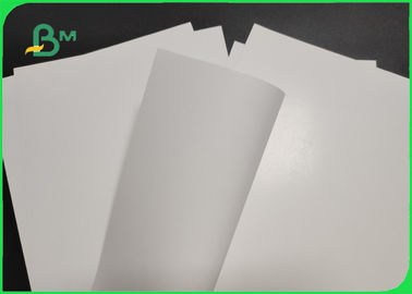 Glanz- oder Matt-Kunstkartonpapier 150 bis 300 gm für die Werbung in weißen Broschüren
