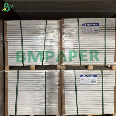 300 g/m² + 15 PE fettdichtes Street-Food-Papier zur Herstellung von Essenstabletts 594 x 841 mm
