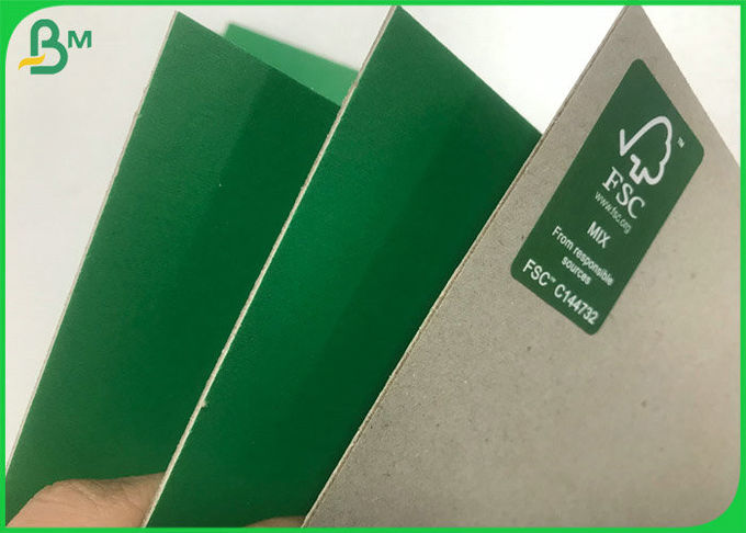 Dauerhafte 1.5mm 1.8mm aufbereitete grüne angebrachte graue Papierpappe bedeckt 70 * 100cm